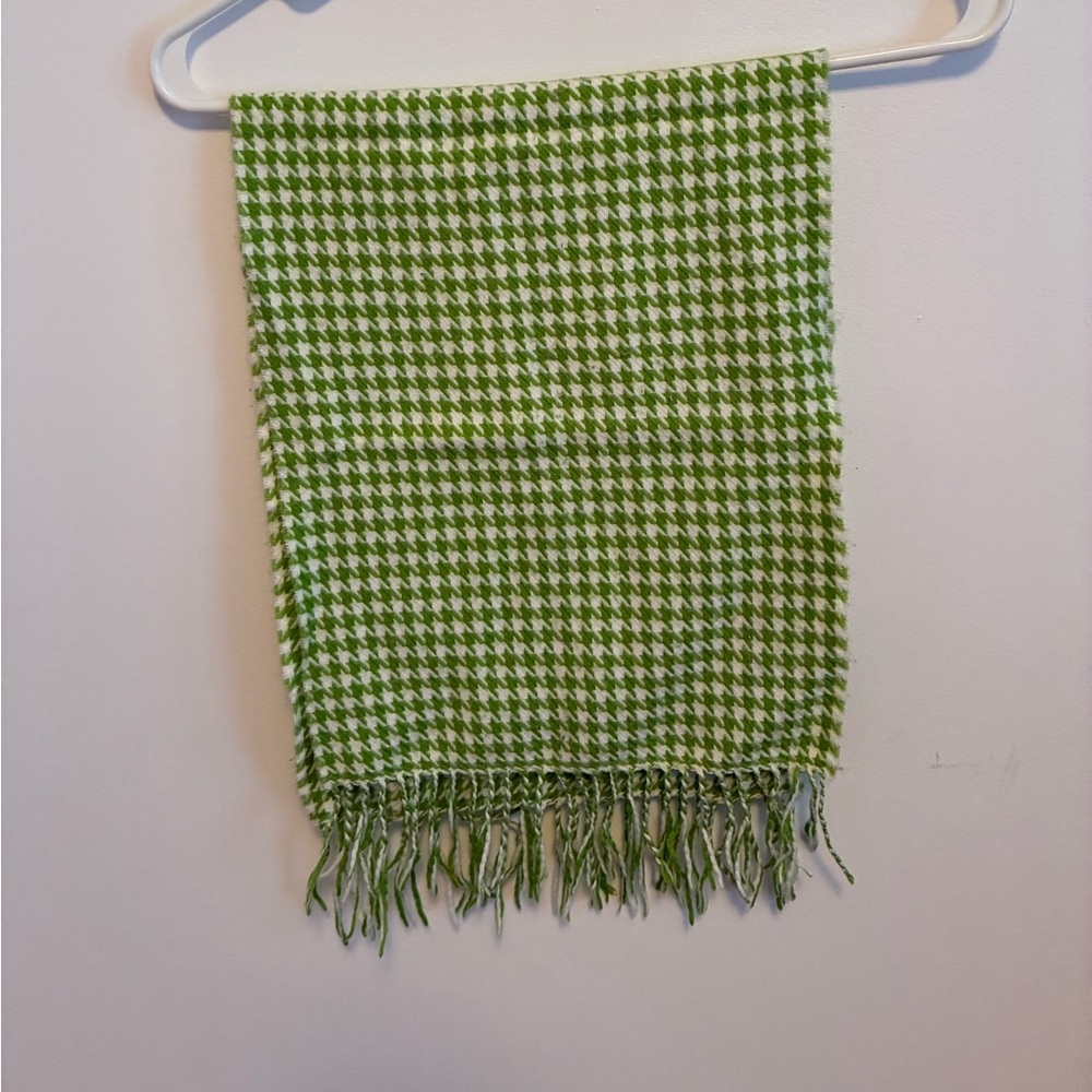 Houndstooth Soft Scarf. Green and white